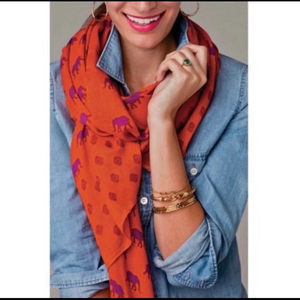 Stella & Dot Bryant Park elephant scarf. Retired. - Picture 1 of 4